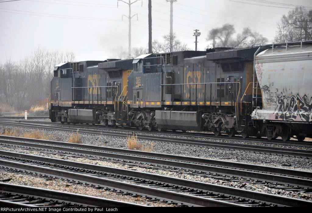 Manifest rolls west towards Barr Yard